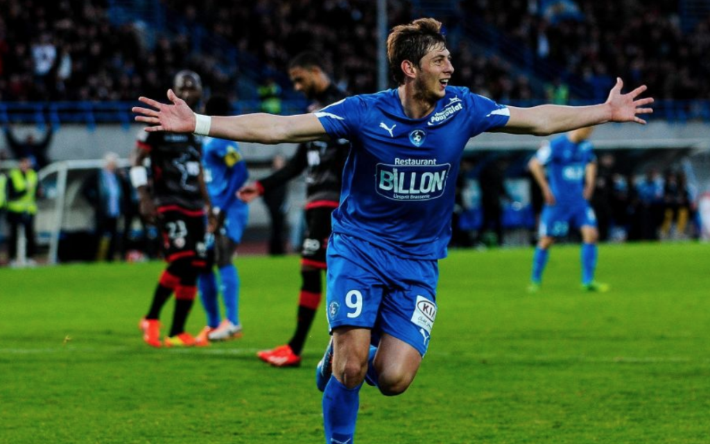 Emiliano Sala playing for Chamois Niortais, Source- La Nouvelle République