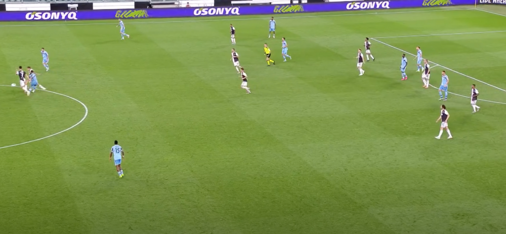 2019/20 Serie A, Matchday 34, Juventus vs Lazio: Luiz Felipe Takes a Poor First Touch and Paulo Dybala Steals the Ball