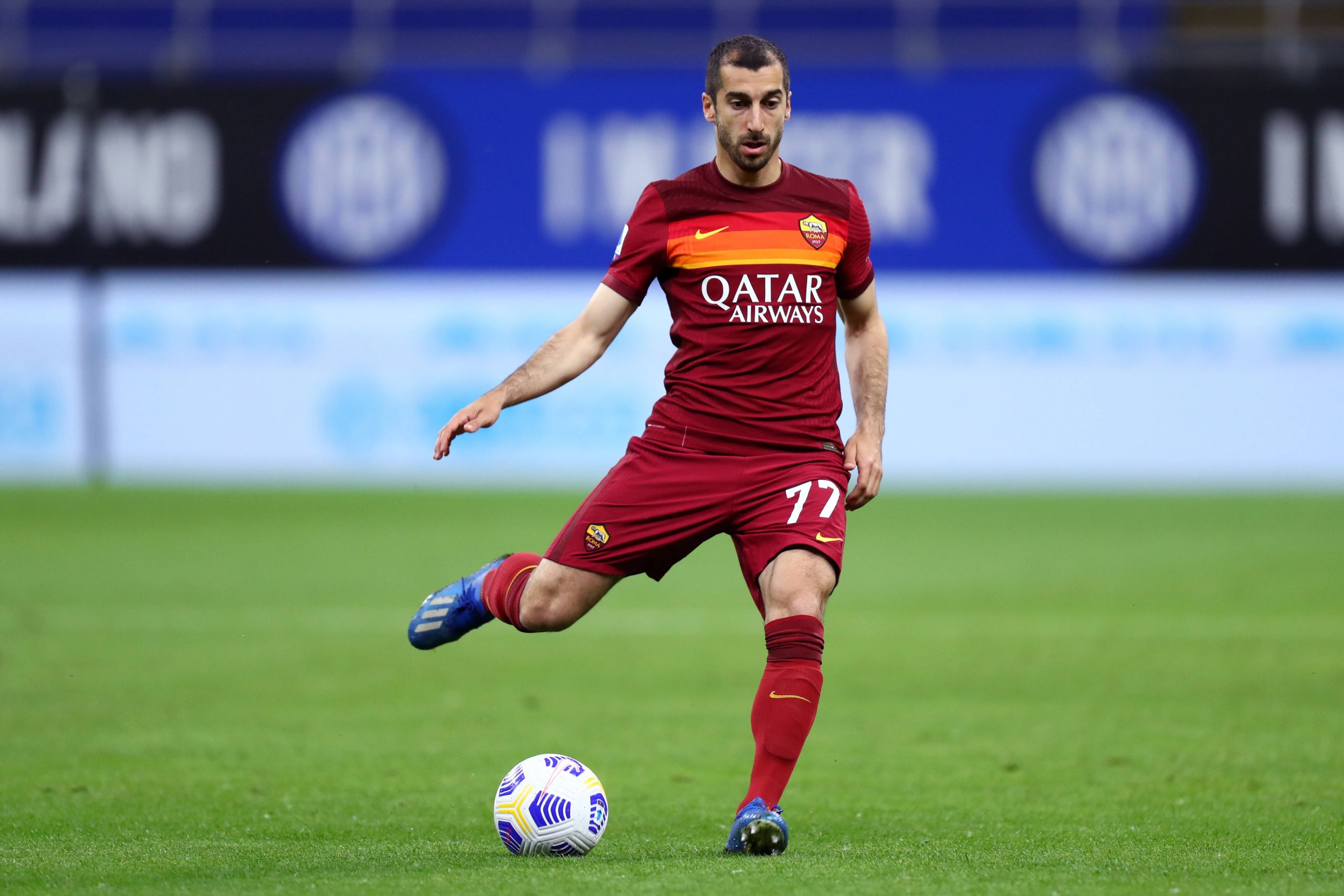 Mkhitaryan remains at Roma 