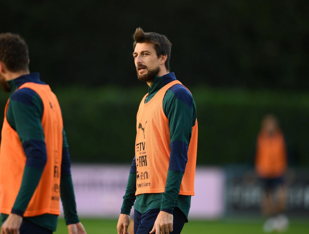 FLORENCE, ITALY - NOVEMBER 09: Francesco Acerbi of Italy in action during a Italy training session at Centro Tecnico Federale di Coverciano on November 09, 2021 in Florence, Italy. (Photo by Claudio Villa/Getty Images)