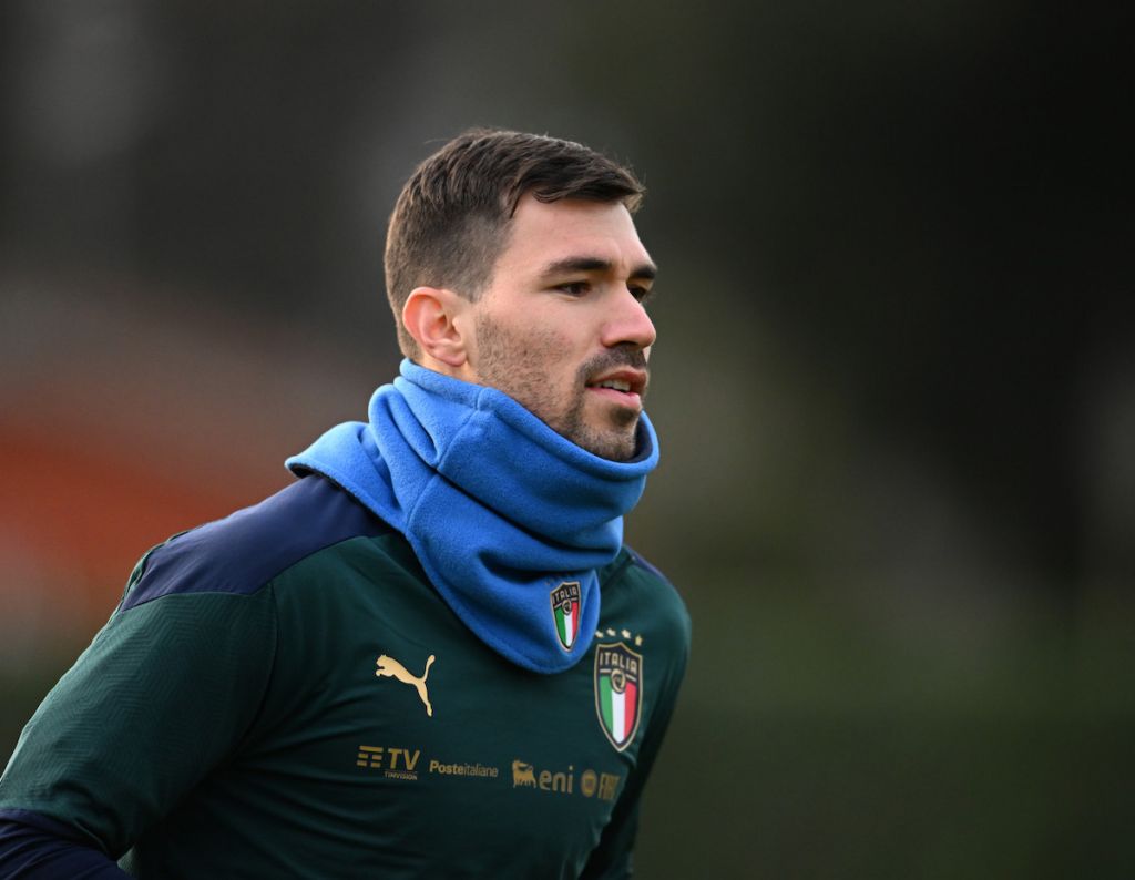 FLORENCE, ITALY - JANUARY 26: Lazio and Fulham linked Alessio Romagnoli of Italy in action during an Italy training session at Centro Tecnico Federale di Coverciano on January 26, 2022 in Florence, Italy. (Photo by Claudio Villa/Getty Images)