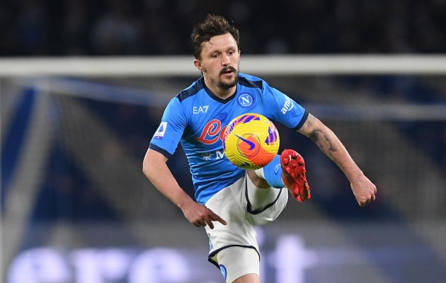 NAPLES, ITALY - DECEMBER 12: Lazio linked Mario Rui of SSC Napoli during the Serie A match between SSC Napoli and Empoli FC at Stadio Diego Armando Maradona on December 12, 2021 in Naples, Italy. (Photo by Francesco Pecoraro/Getty Images)