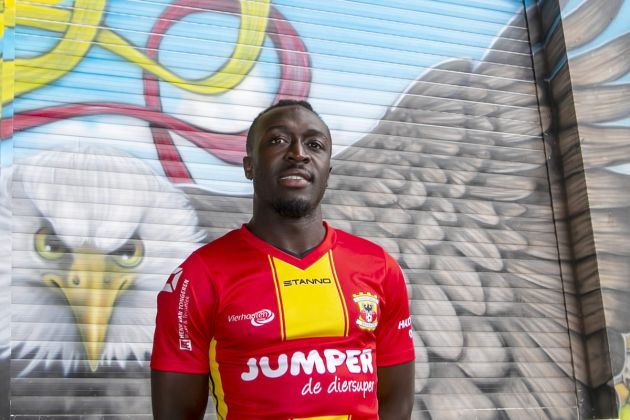 Former Lazio winger Bobby Adekanye is unveiled by Eredivisie side Go Ahead Eagles, 21st June 2022.