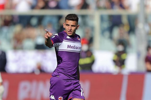 FLORENCE, ITALY - APRIL 16: Lazio linked Lucas Torreira Di Pascua of ACF Fiorentina celebrates after scoring a goal during the Serie A match between ACF Fiorentina and Venezia FC at Stadio Artemio Franchi on April 17, 2022 in Florence, Italy. (Photo by Gabriele Maltinti/Getty Images)