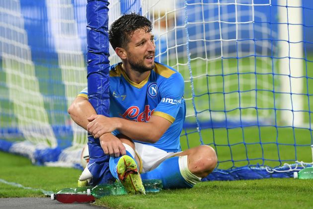 NAPLES, ITALY - OCTOBER 21: Dries Mertens of SSC Napoli reacts during the UEFA Europa League group C match between SSC Napoli and Legia Warszawa at Stadio Diego Armando Maradona on October 21, 2021 in Naples, Italy. (Photo by Francesco Pecoraro/Getty Images)
