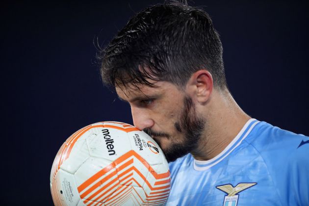 ROME, ITALY - SEPTEMBER 08: Luis Alberto SS Lazio holds the ball during the UEFA Europa League group F match between SS Lazio and Feyenoord at Stadio Olimpico on September 8, 2022 in Rome, Italy. (Photo by Paolo Bruno/Getty Images)