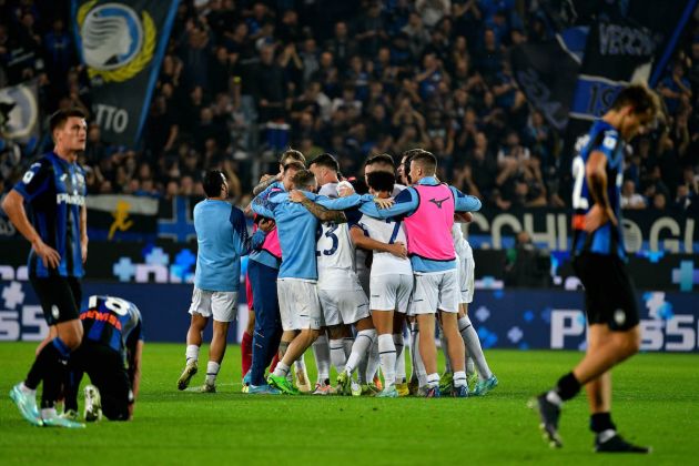 BERGAMO, ITALY - OCTOBER 23: Lazio players celebrates a victory after the Serie A match between Atalanta BC and SS Lazio at Gewiss Stadium on October 23, 2022 in Bergamo, Italy. (Photo by Marco Rosi - SS Lazio/Getty Images)