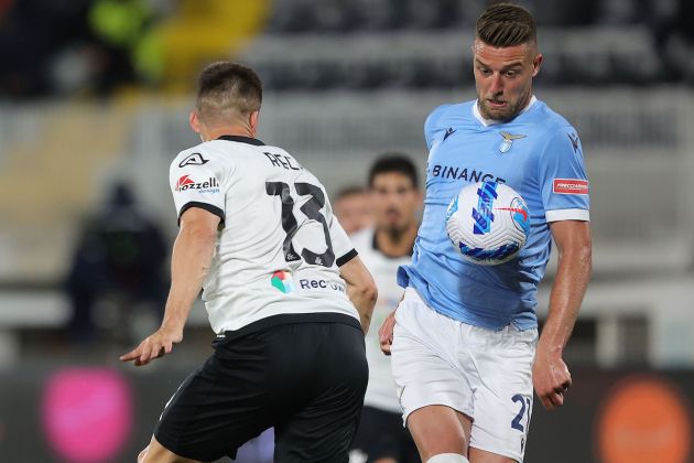 LA SPEZIA, ITALY - APRIL 30: Sergej Milinkovic-Savic of SS Lazio in action during the Serie A match between Spezia Calcio and SS Lazio at Stadio Alberto Picco on April 30, 2022 in La Spezia, Italy. (Photo by Gabriele Maltinti/Getty Images)