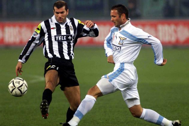 11 Nov 2000: Zinedine Zidane of Juventus and Sinisa Mihajlovic of Lazio challenge for the ball during the Serie A 6th Round League match between Juventus and Lazio played at the Delle Alpi stadium, Turin. Mandatory Credit: Grazia Neri/ALLSPORT