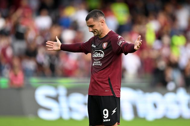 SALERNO, ITALY - OCTOBER 09: Federico Bonazzoli of Salernitana during the Serie A match between Salernitana and Hellas Verona at Stadio Arechi on October 09, 2022 in Salerno, Italy. (Photo by Francesco Pecoraro/Getty Images)