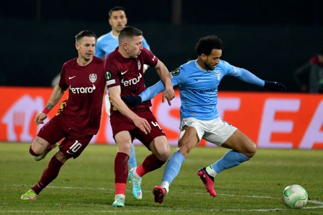CLUJ-NAPOCA, ROMANIA - FEBRUARY 23: Felipe Anderson of SS Lazio competes for the ball wirh Lovro Cvek of CFR Cluj during the UEFA Europa Conference League knockout round play-off leg two match between CFR Cluj and SS Lazio at Constantin Radulescu Stadium on February 23, 2023 in Cluj-Napoca, Romania. (Photo by Marco Rosi - SS Lazio/Getty Images)