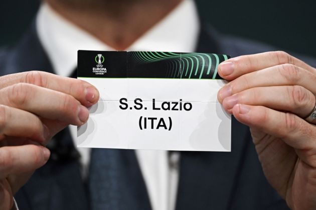 UEFA Europa Conference League Final Ambassador Vladimir Smicer shows the paper slip of SS Lazio during the draw for the round of 16 of the 2022-2023 UEFA Europa Conference League football tournament in Nyon, on February 24, 2023. (Photo by Fabrice COFFRINI / AFP) (Photo by FABRICE COFFRINI/AFP via Getty Images)
