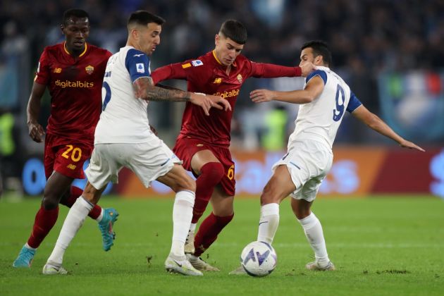 ROME, ITALY - NOVEMBER 06: Cristian Volpato of AS Roma is challenged by Matias Vecino and Pedro of SS Lazio during the Serie A match between AS Roma and SS Lazio at Stadio Olimpico on November 06, 2022 in Rome, Italy. (Photo by Paolo Bruno/Getty Images)