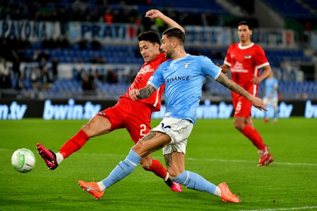 ROME, ITALY - MARCH 07: Mattia Zaccagni of SS Lazio compete for the ball with Yukinari Sugawara of AZ Alkmaar during the UEFA Europa Conference League round of 16 leg one match between SS Lazio and AZ Alkmaar at Stadio Olimpico on March 07, 2023 in Rome, Italy. (Photo by Marco Rosi - SS Lazio/Getty Images)
