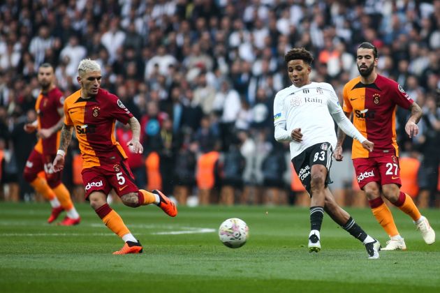 ISTANBUL, TURKEY - APRIL 30: Gedson Fernandes of Besiktas is challenged by Lucas Torreira of Galatasaray during the Super Lig match between Besiktas and Galatasaray at Vodafone Park on April 30, 2023 in Istanbul, Turkey. (Photo by Ahmad Mora/Getty Images)