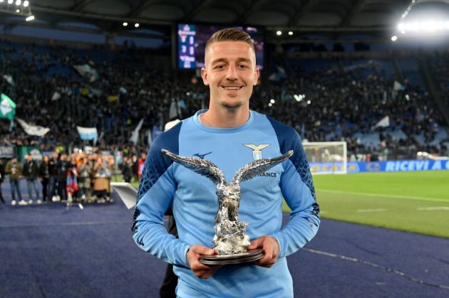 ROME, ITALY - APRIL 08: Sergej Milinkovic-Savic and Claudio Lotito are awarded prior the Serie A match between SS Lazio and Juventus at Stadio Olimpico on April 08, 2023 in Rome, Italy. (Photo by Marco Rosi - SS Lazio/Getty Images)