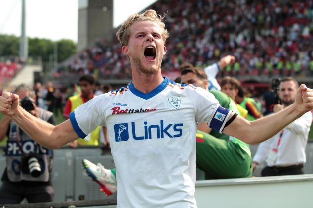 MONZA, ITALY - MAY 28: Morten Hjulmand of US Lecce celebrates victory following the Serie A match between AC Monza and US Lecce at Stadio Brianteo on May 28, 2023 in Monza, Italy. (Photo by Emilio Andreoli/Getty Images)