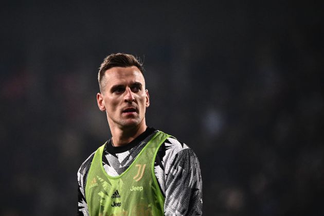 Juventus forward Arkadiusz Milik warms up prior to the Italian Serie A footbal match between Cremonese and Juventus on January 4, 2023 at the Giovanni-Zini stadium in Cremona. (Photo by Marco BERTORELLO / AFP) (Photo by MARCO BERTORELLO/AFP via Getty Images)