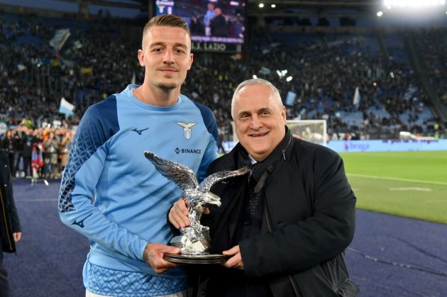 ROME, ITALY - APRIL 08: Sergej Milinkovic-Savic and Claudio Lotito are awarded prior the Serie A match between SS Lazio and Juventus at Stadio Olimpico on April 08, 2023 in Rome, Italy. (Photo by Marco Rosi - SS Lazio/Getty Images)