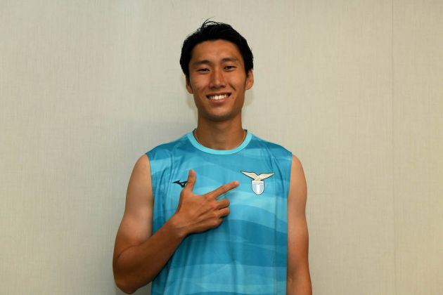 ROME, ITALY - AUGUST 04: New signing Daichi Kamada of SS Lazio poses during medical tests at the Paideia International Hospital on August 04, 2023 in Rome, Italy. (Photo by Getty Images/Getty Images)