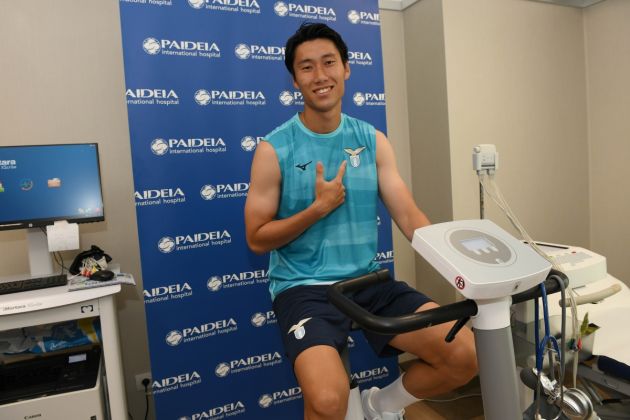 ROME, ITALY - AUGUST 04: New signing Daichi Kamada of SS Lazio poses during medical tests at the Paideia International Hospital on August 04, 2023 in Rome, Italy. (Photo by Getty Images/Getty Images)