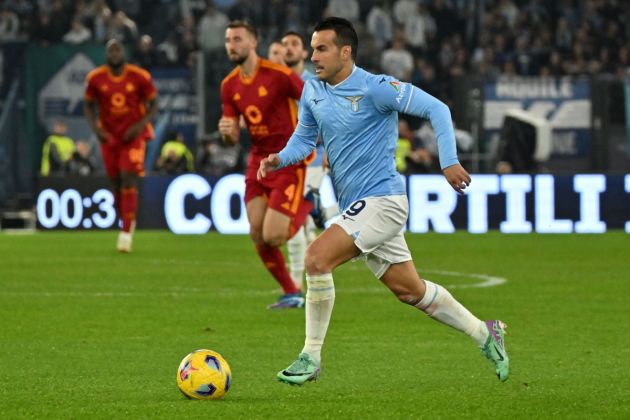 Lazio forward Pedro controls the ball during the Italian Serie A football match between Lazio and AS Roma on November 12, 2023 at the Olympic stadium in Rome. (Photo by Andreas SOLARO / AFP) (Photo by ANDREAS SOLARO/AFP via Getty Images)