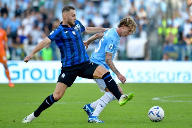 ROME, ITALY - OCTOBER 08: Nicolò Rovella of SS Lazio compete for the ball with Teun Koopmeiners of Atalanta BC during the Serie A TIM match between SS Lazio and Atalanta BC at Stadio Olimpico on October 08, 2023 in Rome, Italy. (Photo by Marco Rosi - SS Lazio/Getty Images)