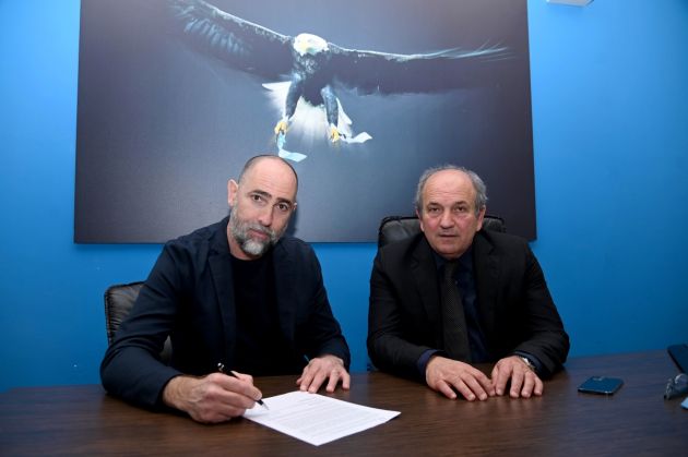 ROME, ITALY - MARCH 18: SS Lazio new coach Igor Tudor with SS Lazio sporting director Angelo Fabiani signing the contract at the Formello sport centre in Roma on March 18, 2024 in Rome, Italy. (Photo by Marco Rosi - SS Lazio/Getty Images)
