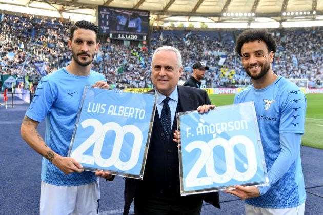 ROME, ITALY - APRIL 22: The president of SS Lazio Claudio Lotito rewards Felipe Anderson and Luis Alberto for the 200 appearances with the SS Lazio shirt prior the Serie A match between SS Lazio and Torino FC at Stadio Olimpico on April 22, 2023 in Rome, Italy. (Photo by Marco Rosi - SS Lazio/Getty Images)