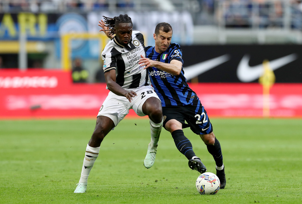 Oumar Solet in action against Inter Milan
