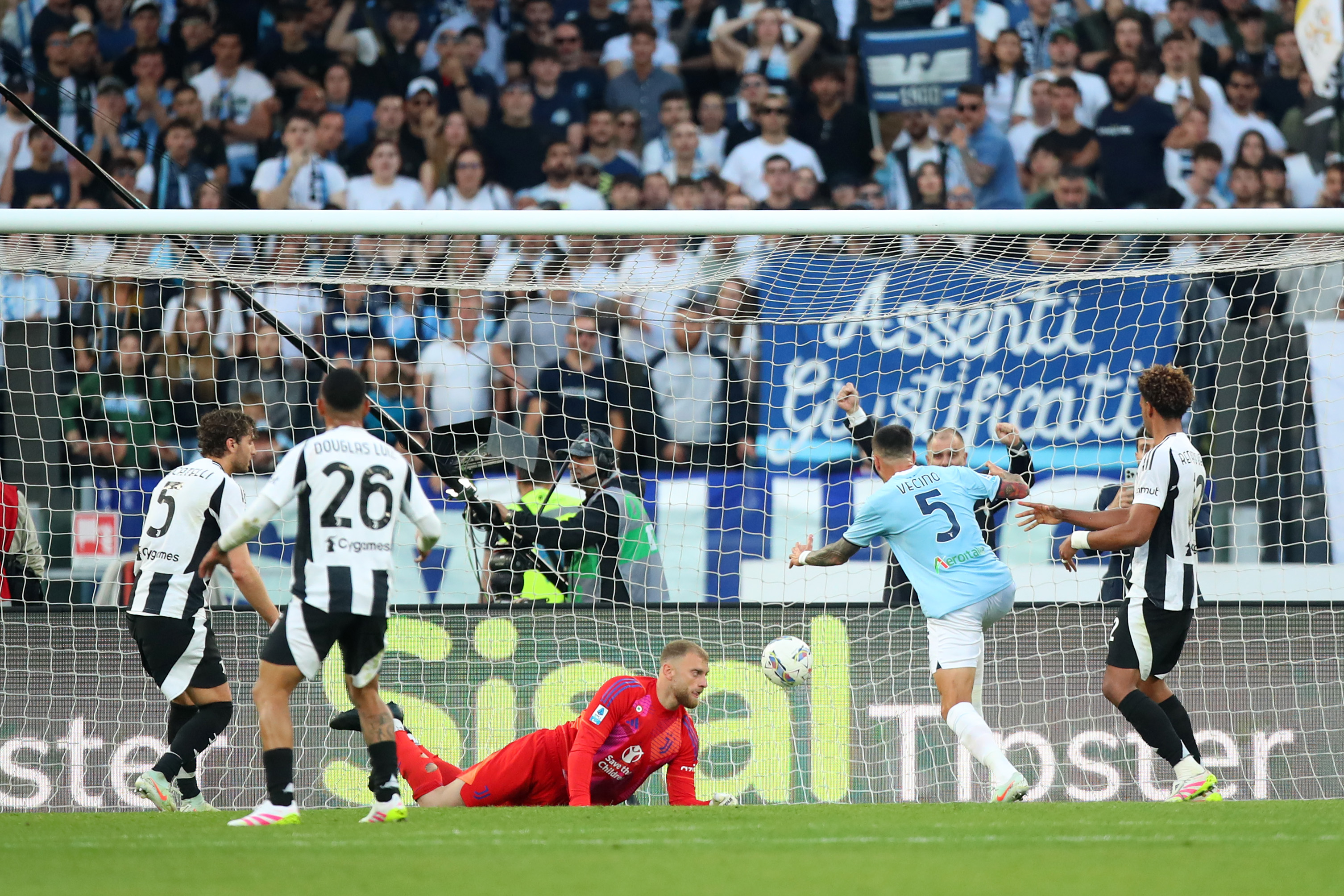 Lazio 1-1 Juventus: Matias Vecino's Last-Gasp Equalizer Keeps UCL Hopes  Alive