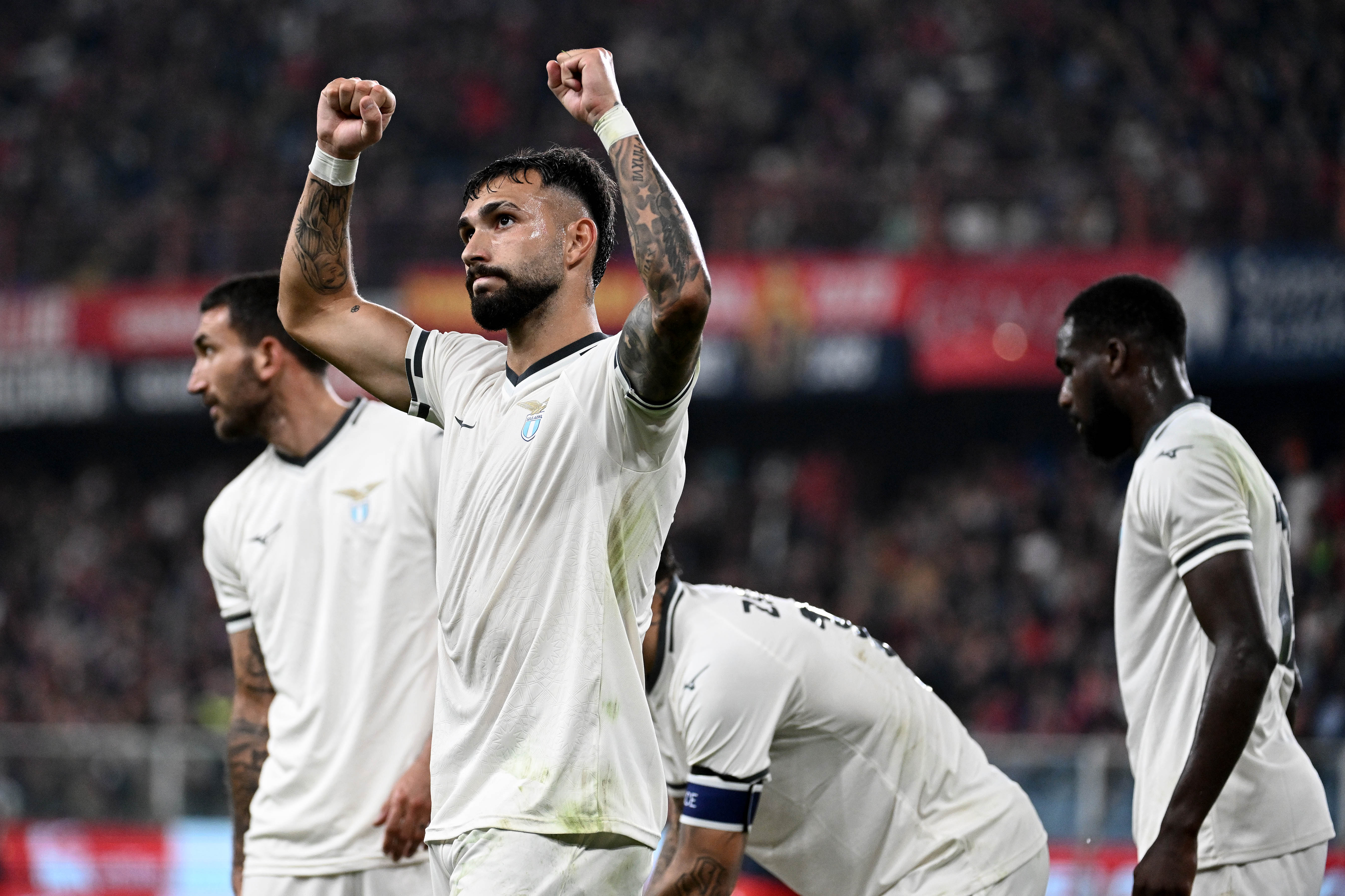 Taty Castellanos celebrates with Lazio fans