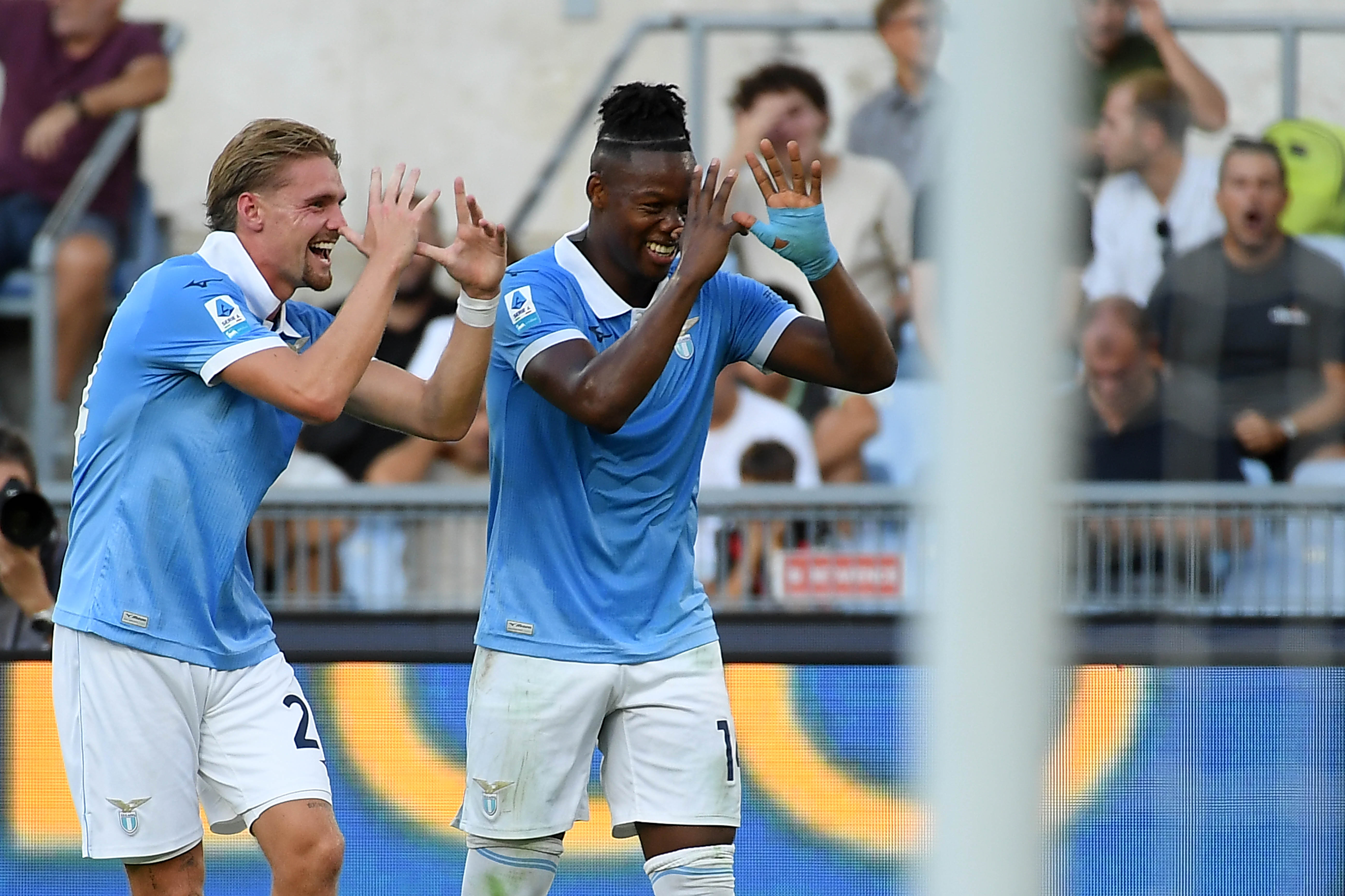 O atacante da Lazio, Tijani Nusslin, recebe oferta dos Emirados