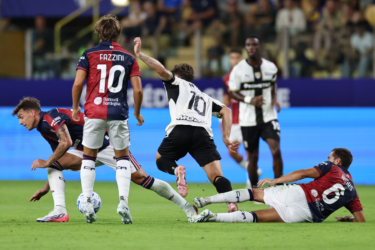 Reforço para o Cagliari, já que Harry Winks está pronto para começar contra a Lazio